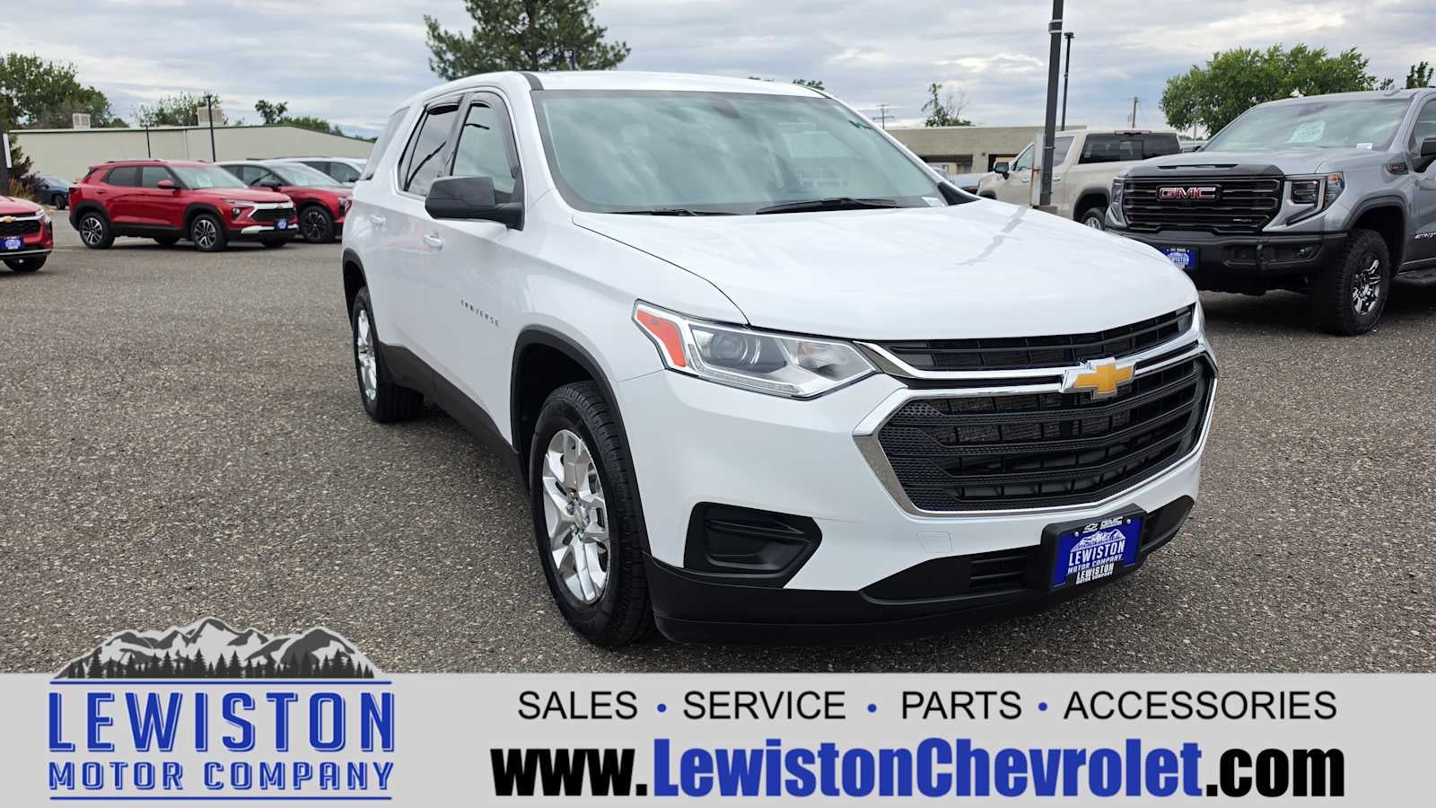 2021 Chevrolet Traverse — rear three-quarter view